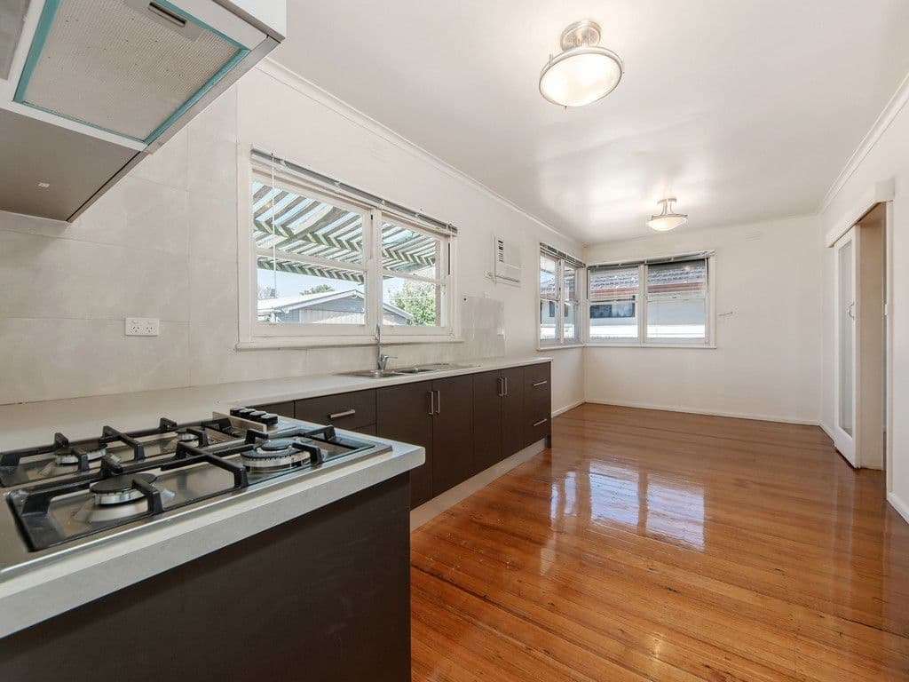 18 Glyndon Avenue, St Albans VIC 3021, St Albans - Thumbnail 5