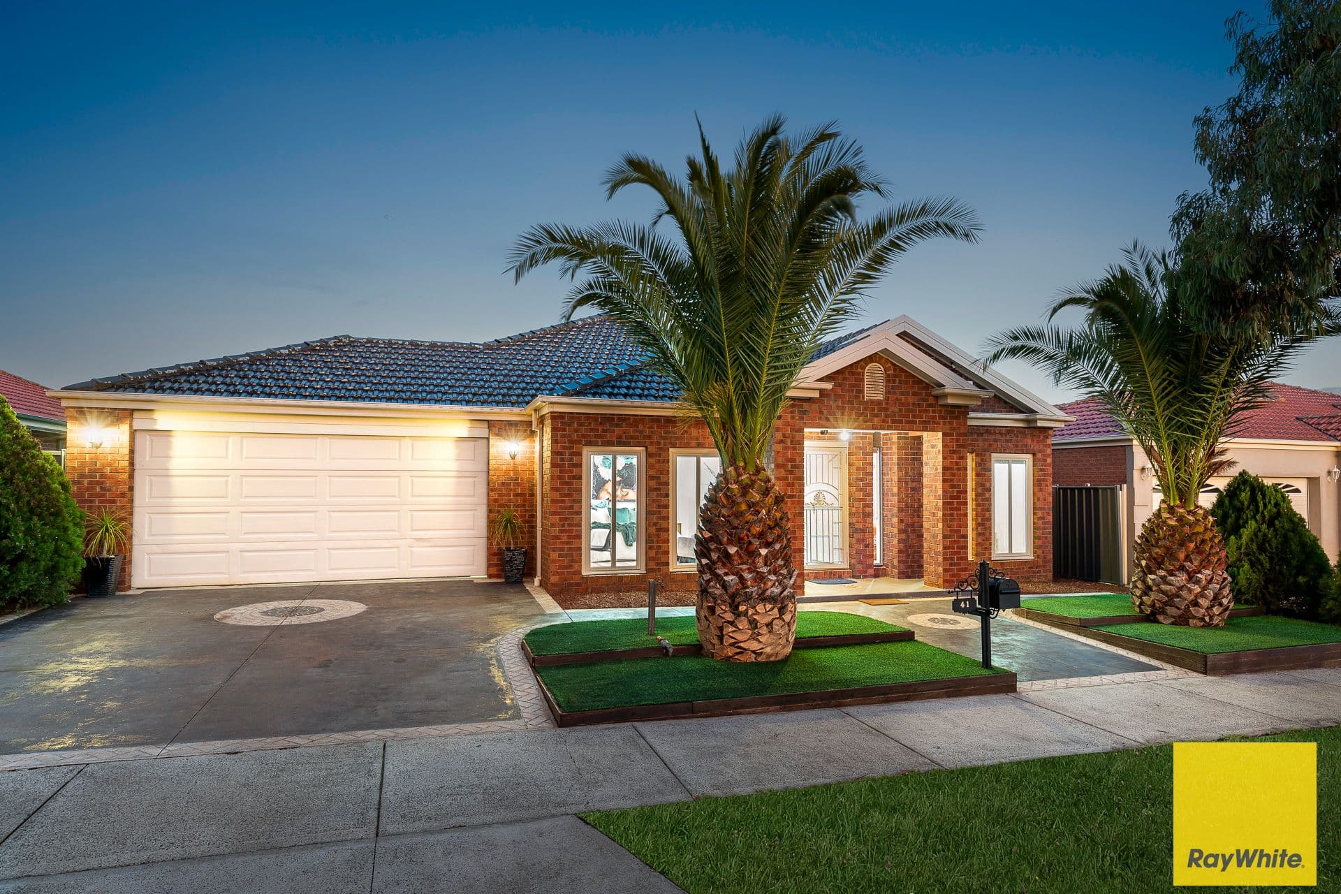 41 Dobell Crescent, Caroline Springs VIC 3023, Caroline Springs - Thumbnail 3