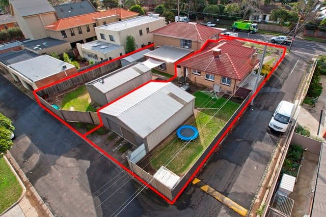 211 Aberdeen Street, NEWTOWN VIC 3220, Newtown - Thumbnail 2