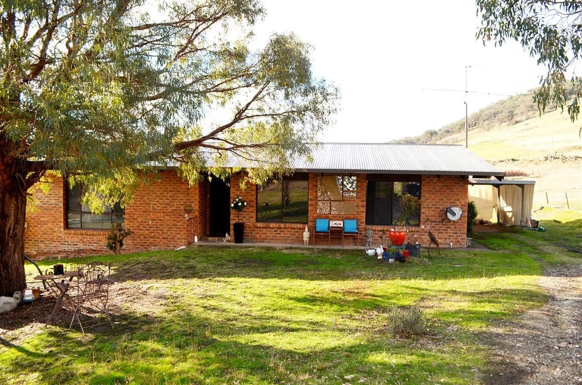 97 Camp Street, Adelong - Image 1