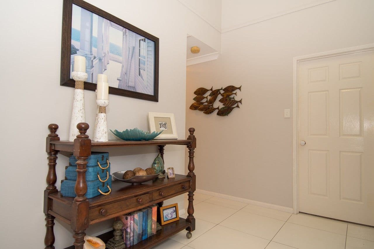 8 Maltravers Drive, Arundel QLD 4214, Arundel - Thumbnail 2