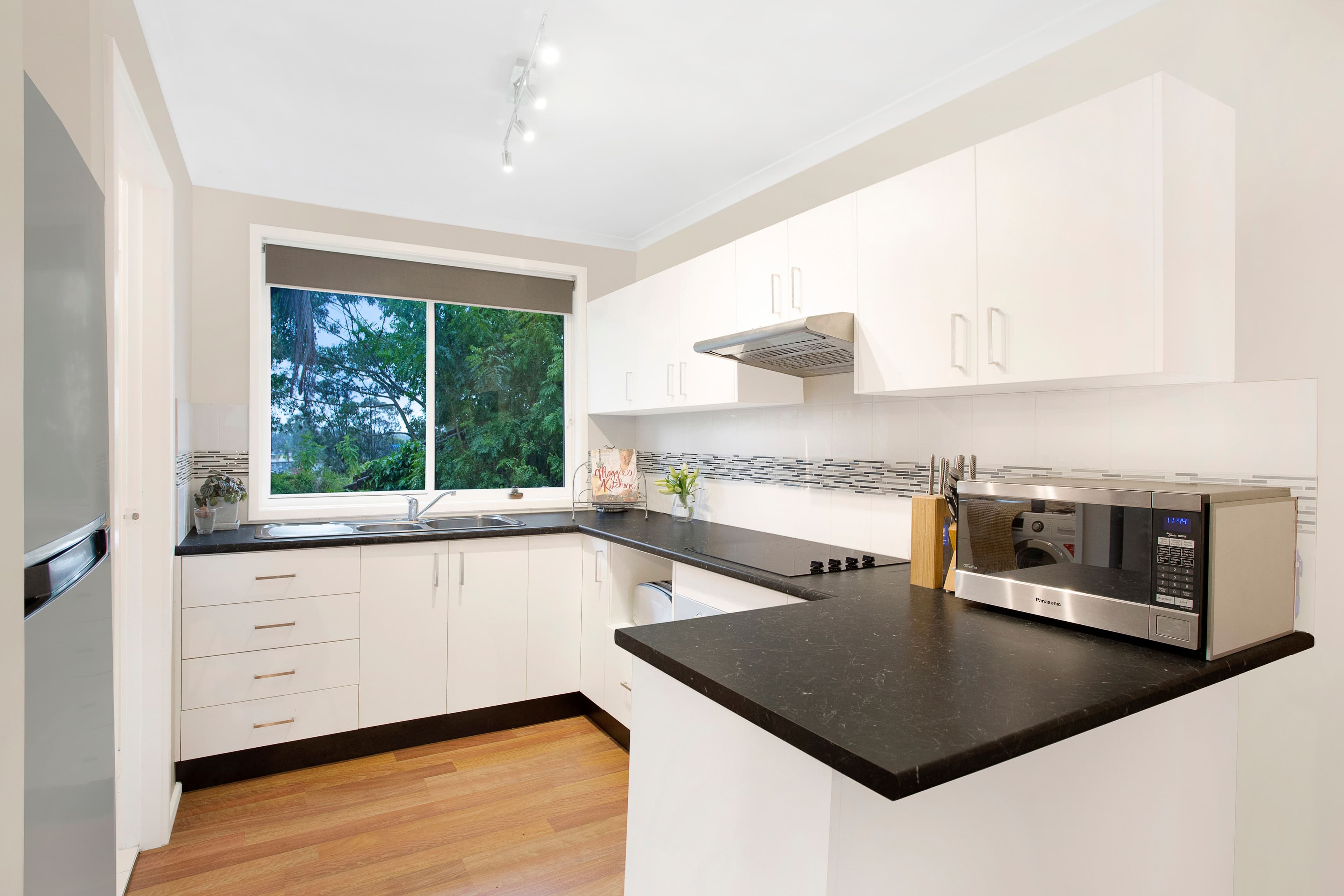 3 Hillside Drive, Berkeley Vale - Thumbnail 3