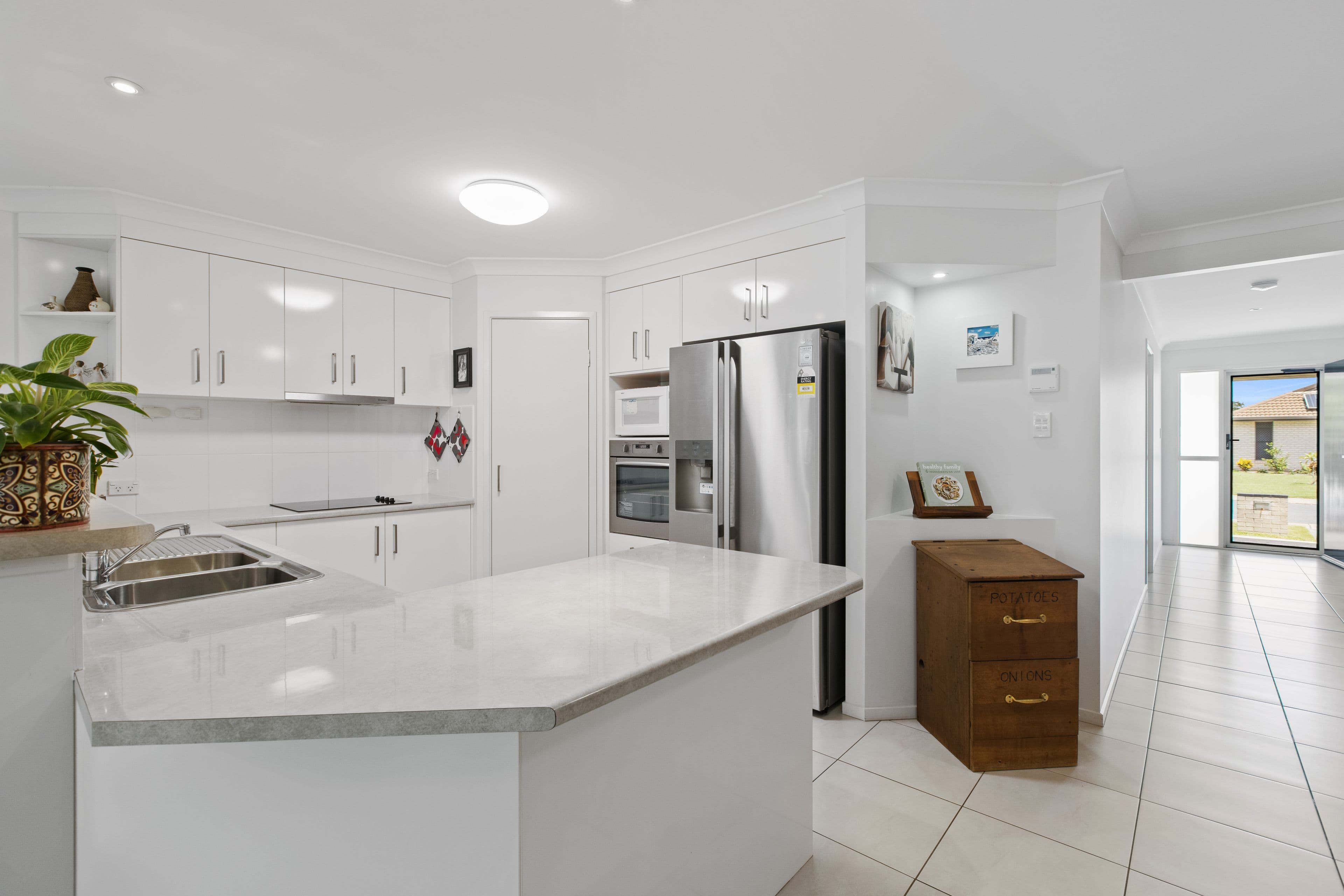 43 Jessielea Street, Wynnum West QLD 4178, Wynnum West - Thumbnail 2