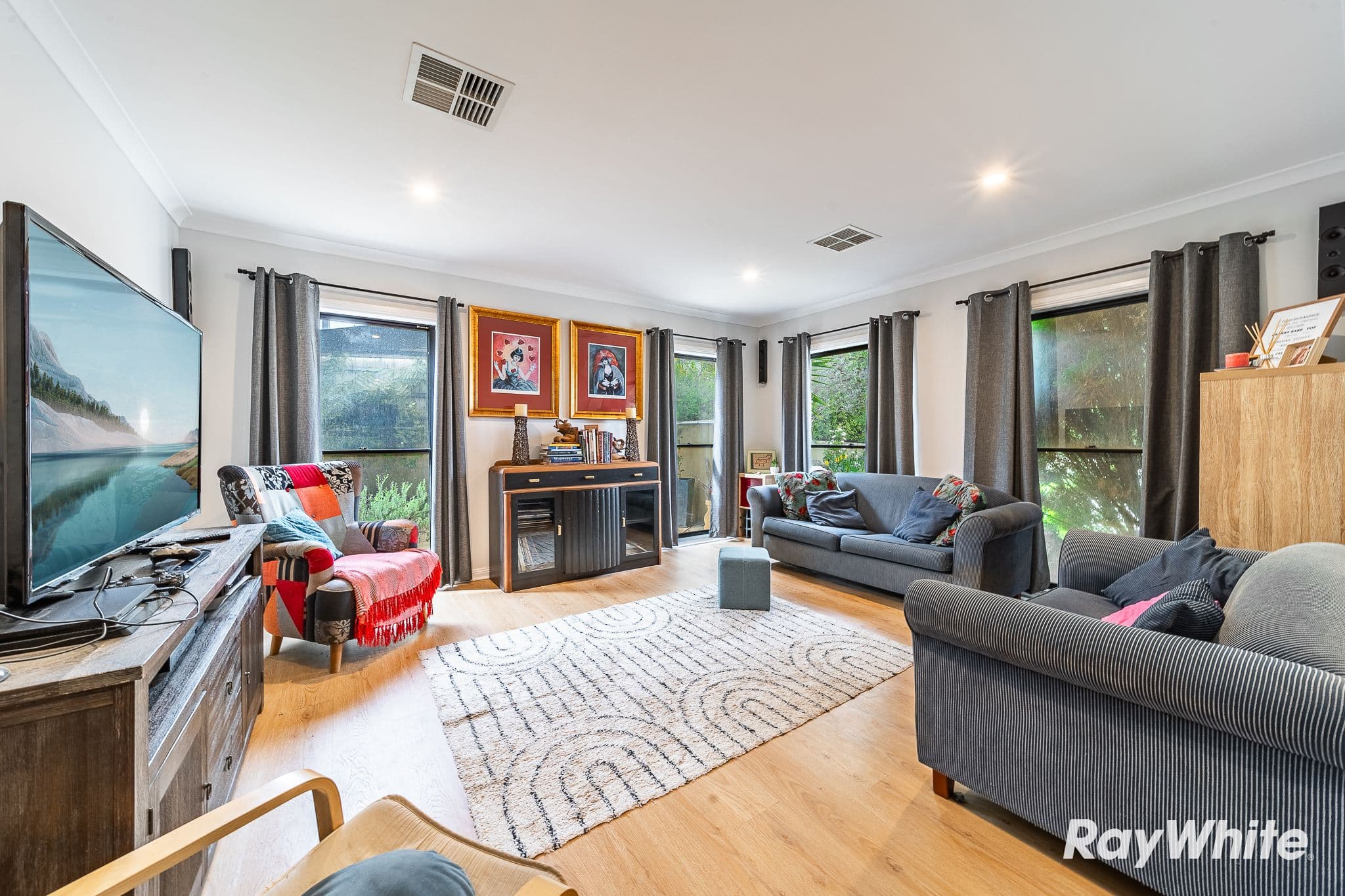 9 Sandstone Rise, Strathdale VIC 3550, Strathdale - Thumbnail 2