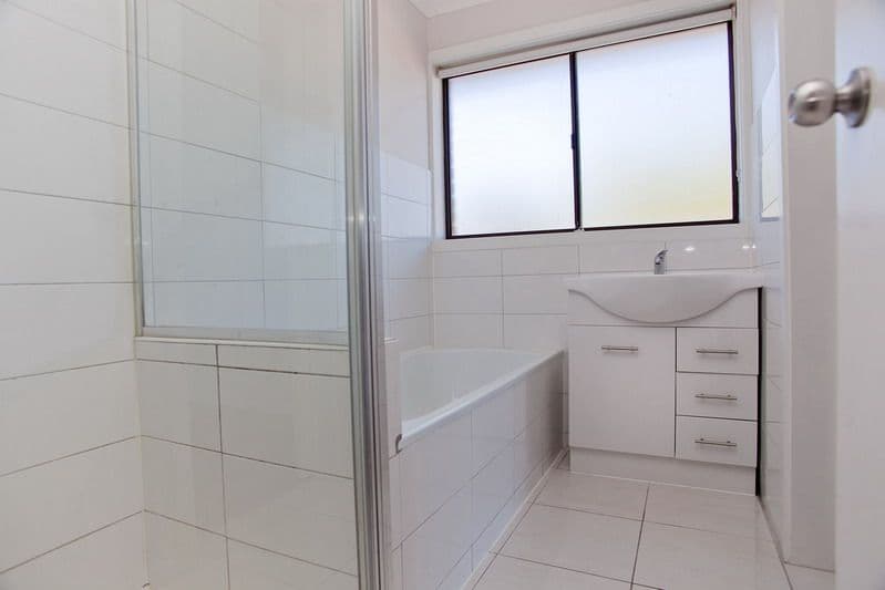 38 Crampton Crescent, MILL PARK VIC 3082, Mill Park - Thumbnail 3