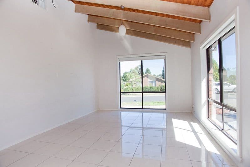 38 Crampton Crescent, MILL PARK VIC 3082, Mill Park - Thumbnail 4