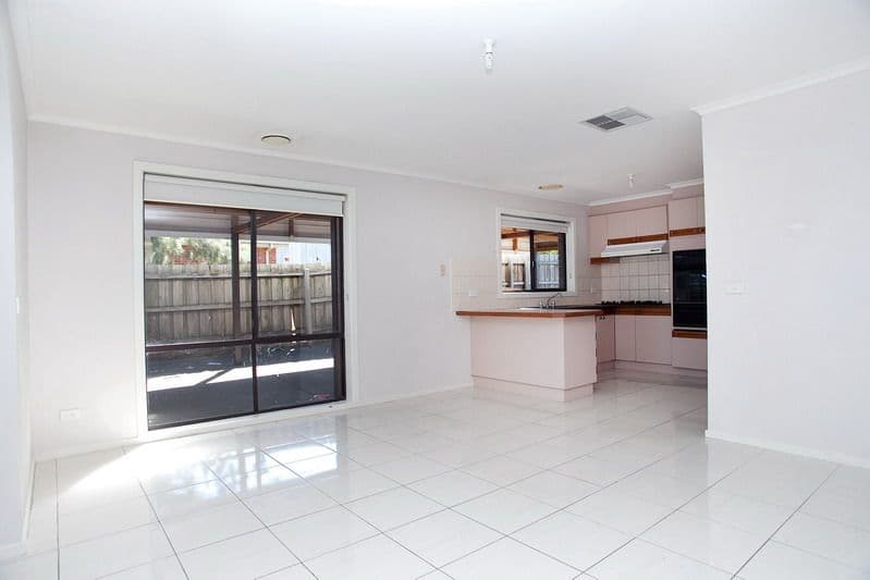 38 Crampton Crescent, MILL PARK VIC 3082, Mill Park - Thumbnail 5