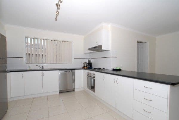 4 Ella Paige Place, CARRUM DOWNS VIC 3201, Carrum Downs - Thumbnail 2