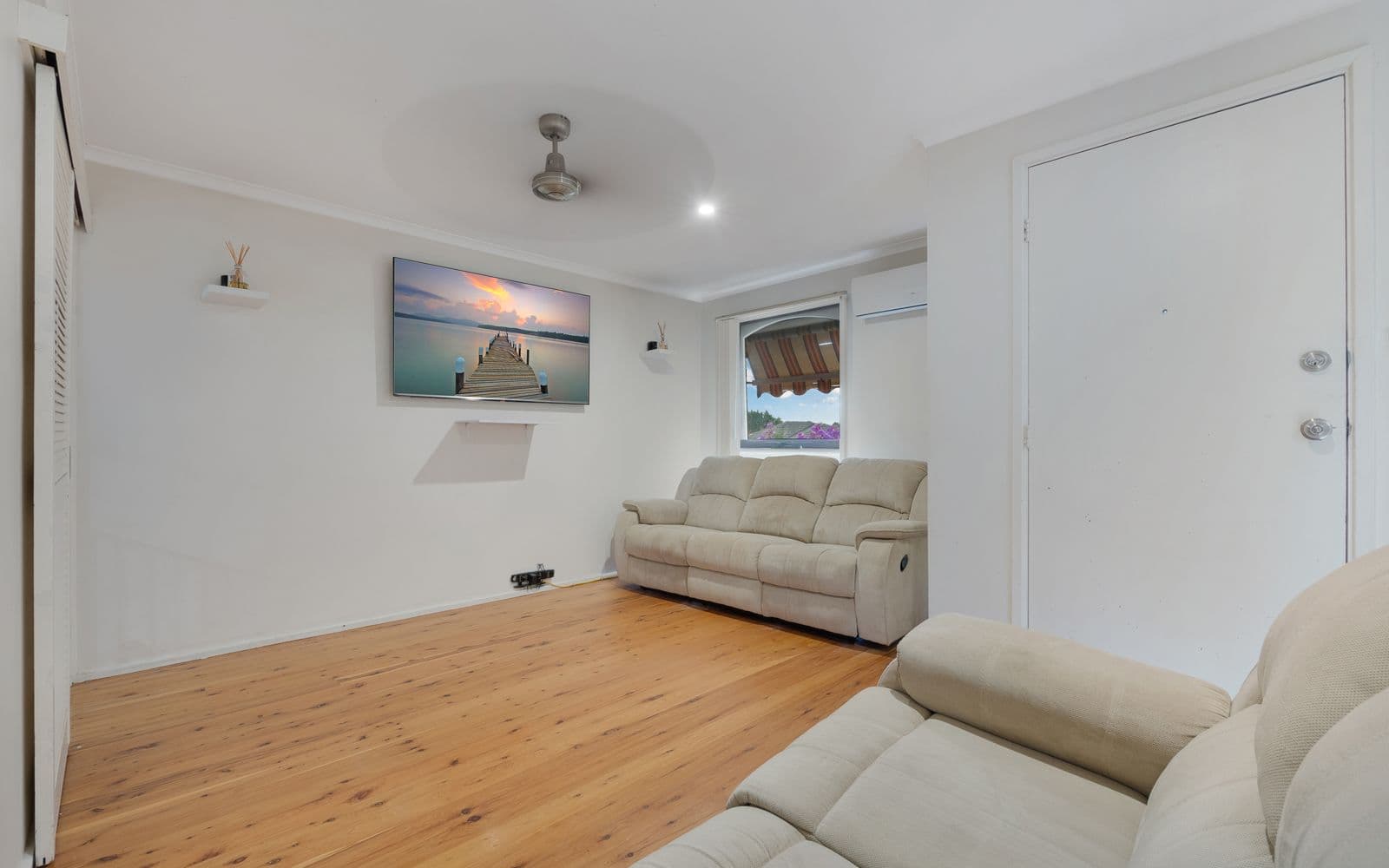 11 & 11A Roderigo Close, Rosemeadow NSW 2560, Rosemeadow - Thumbnail 4