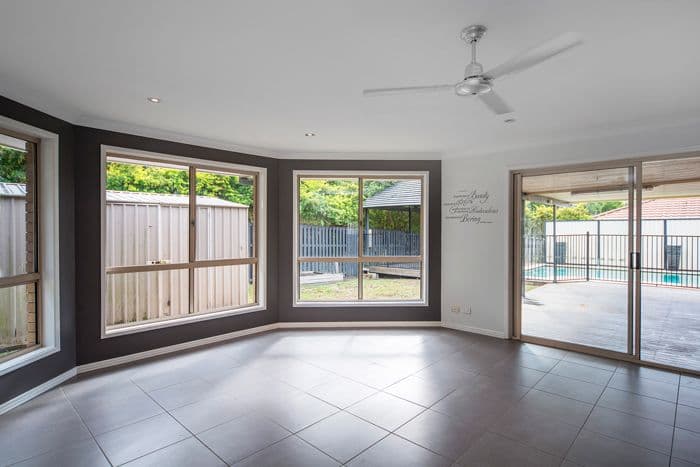 10 Enderbury Crescent, PACIFIC PINES QLD 4211, Pacific Pines - Thumbnail 3