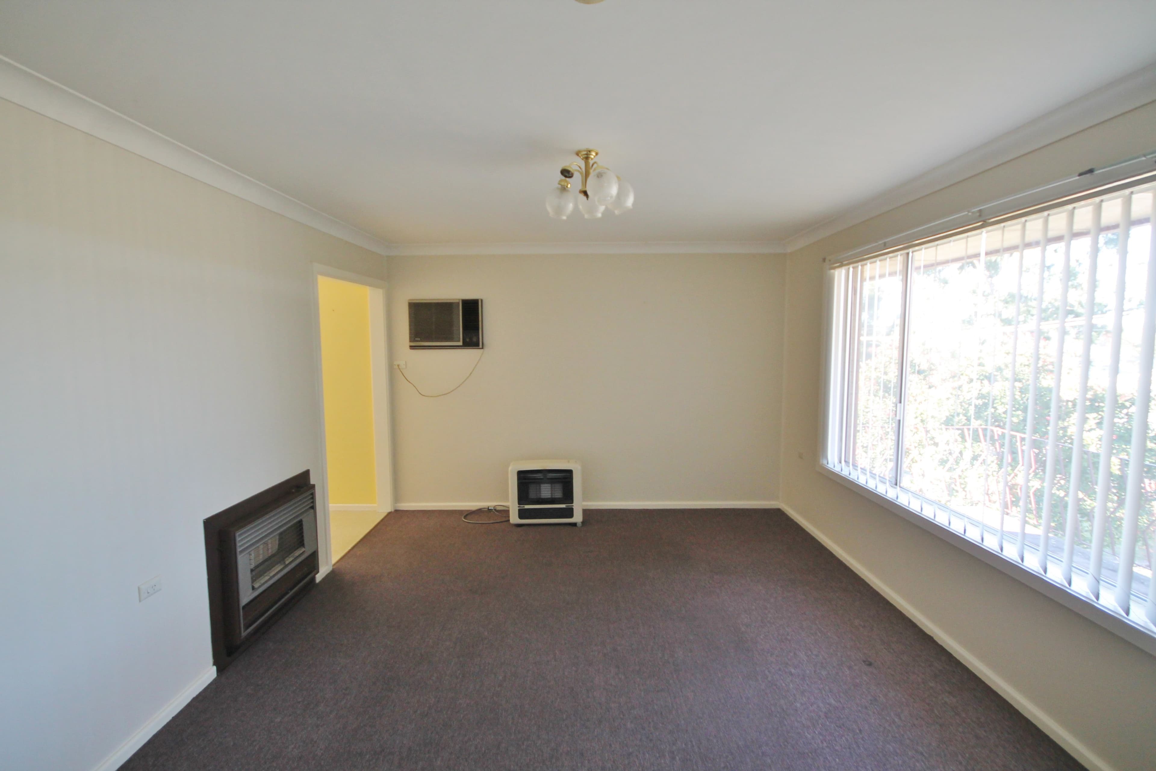 57 Murringo Street, Young - Thumbnail 4