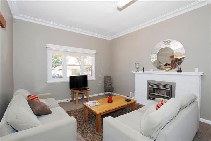 57  Fourth Avenue, BASSENDEAN WA 6054, Bassendean - Thumbnail 2