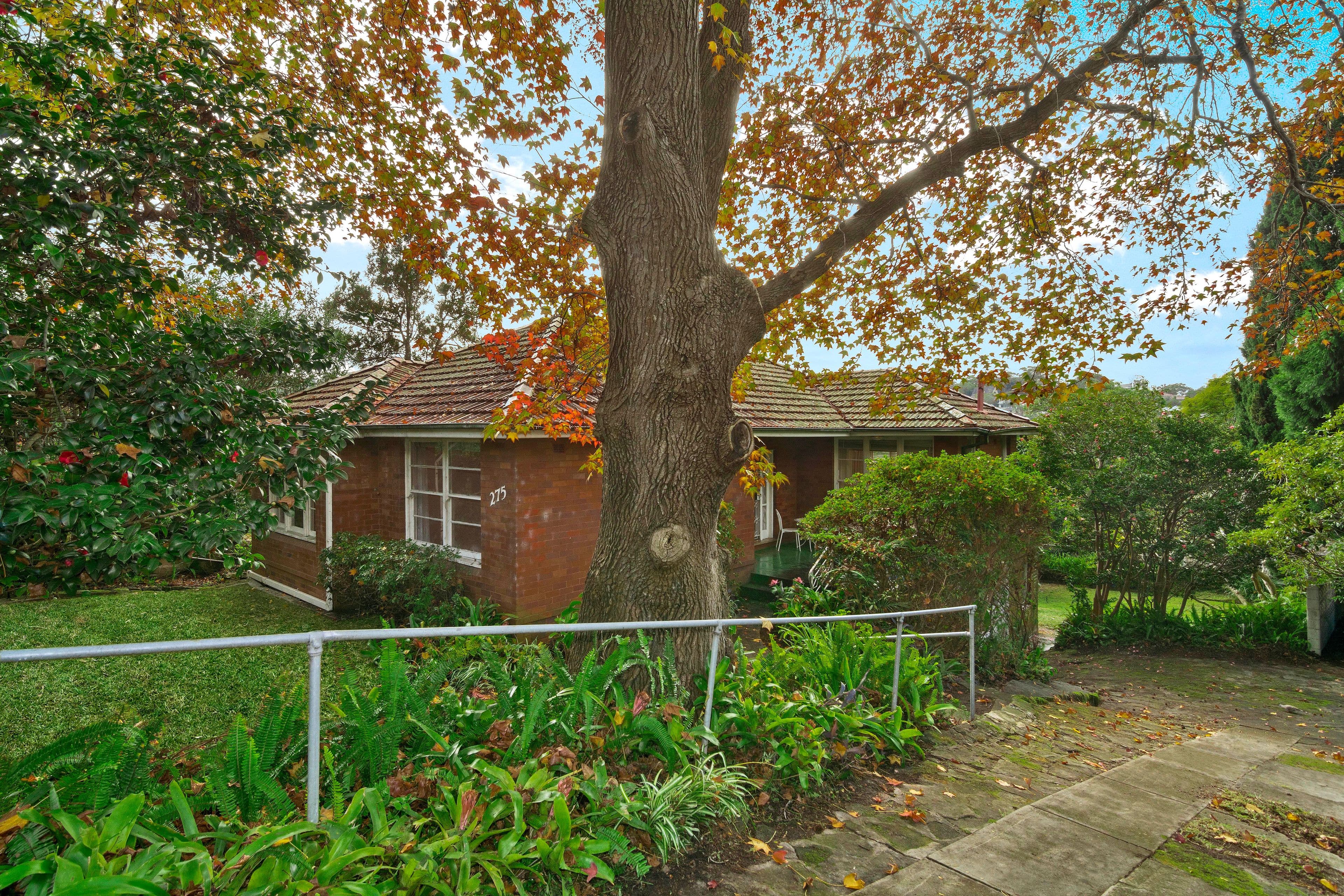 275 Eastern Valley Way, Middle Cove - Image 1