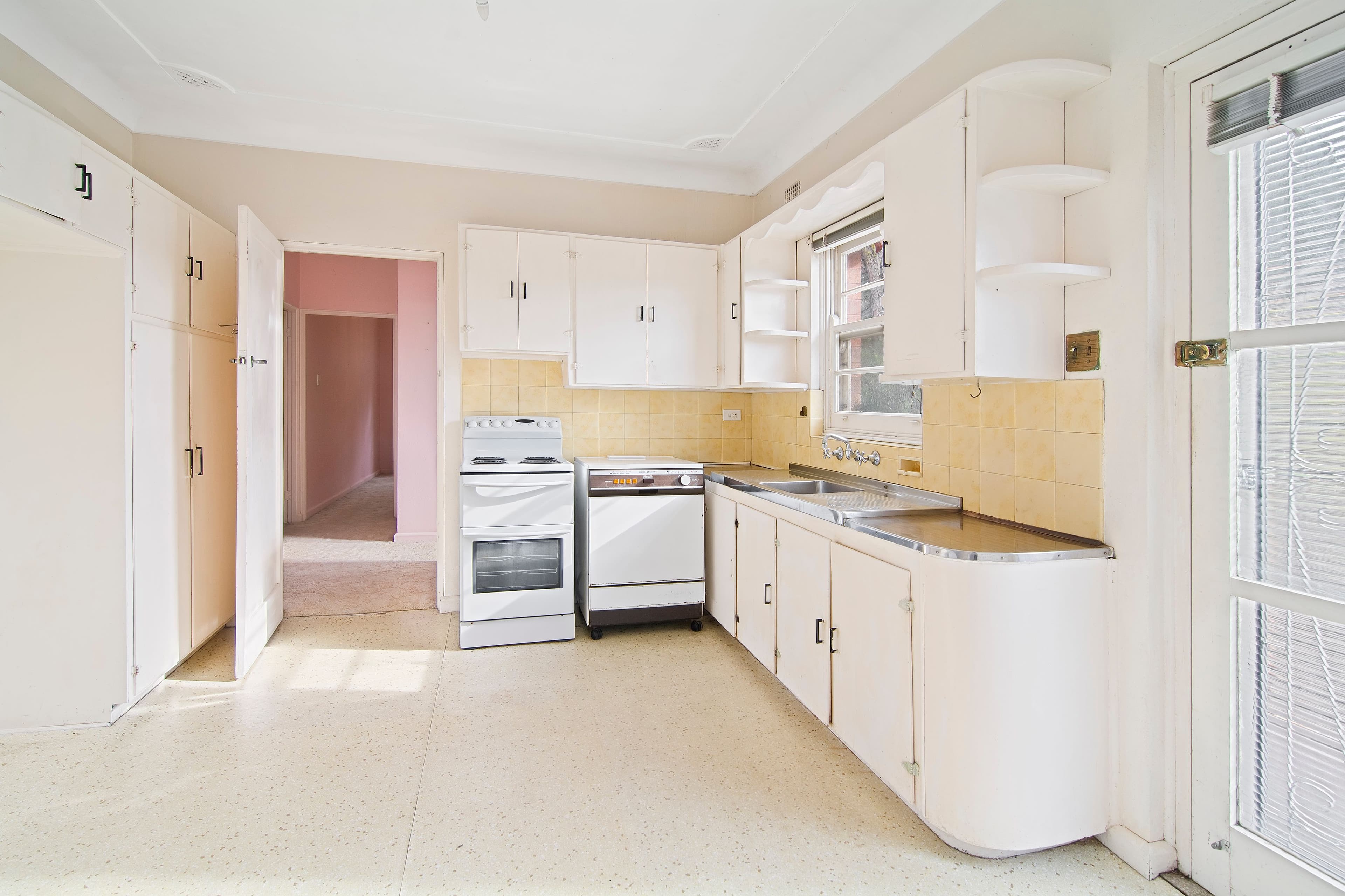 275 Eastern Valley Way, Middle Cove - Thumbnail 4