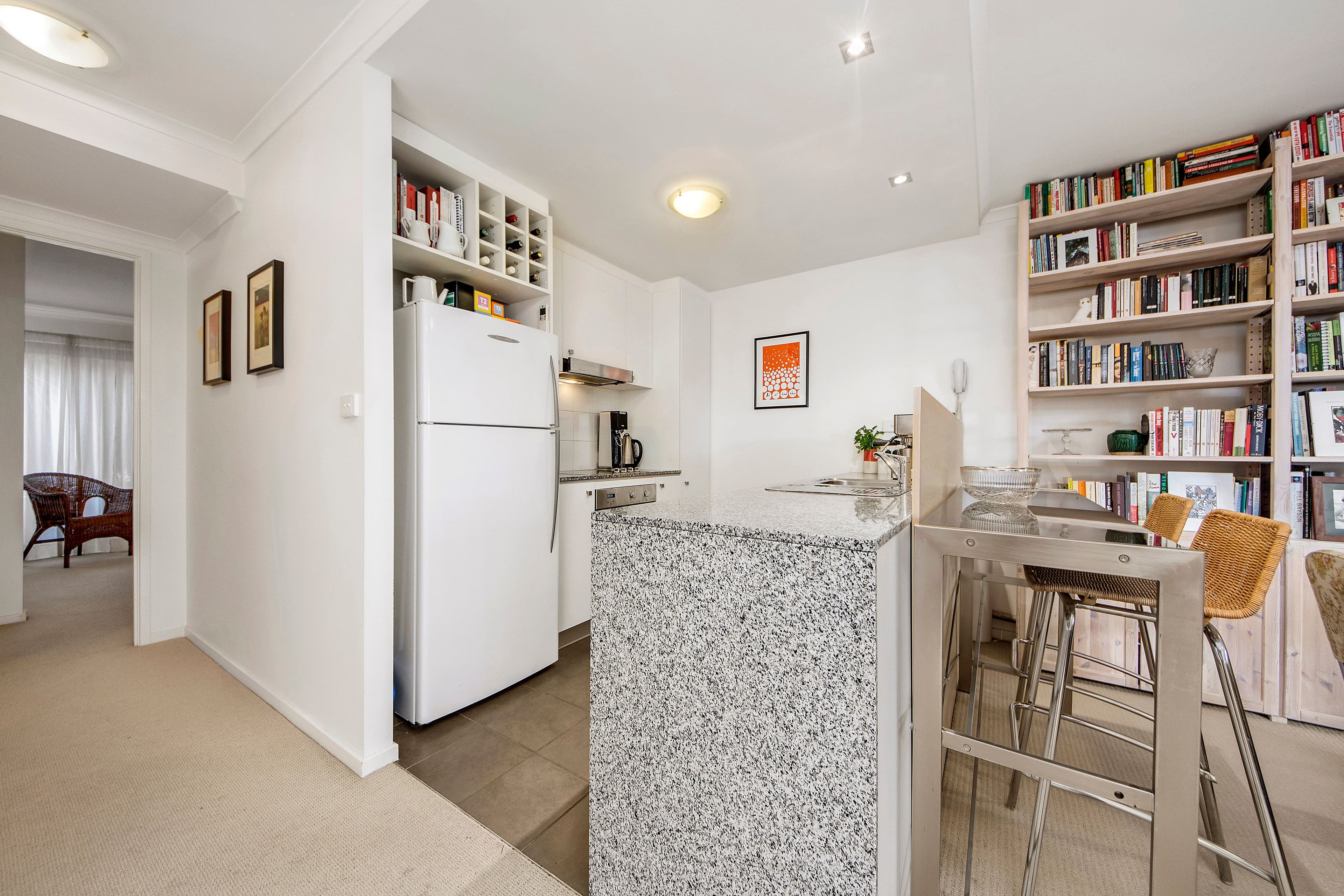 16 Wakefield Avenue, Braddon ACT 2612, Braddon - Thumbnail 3