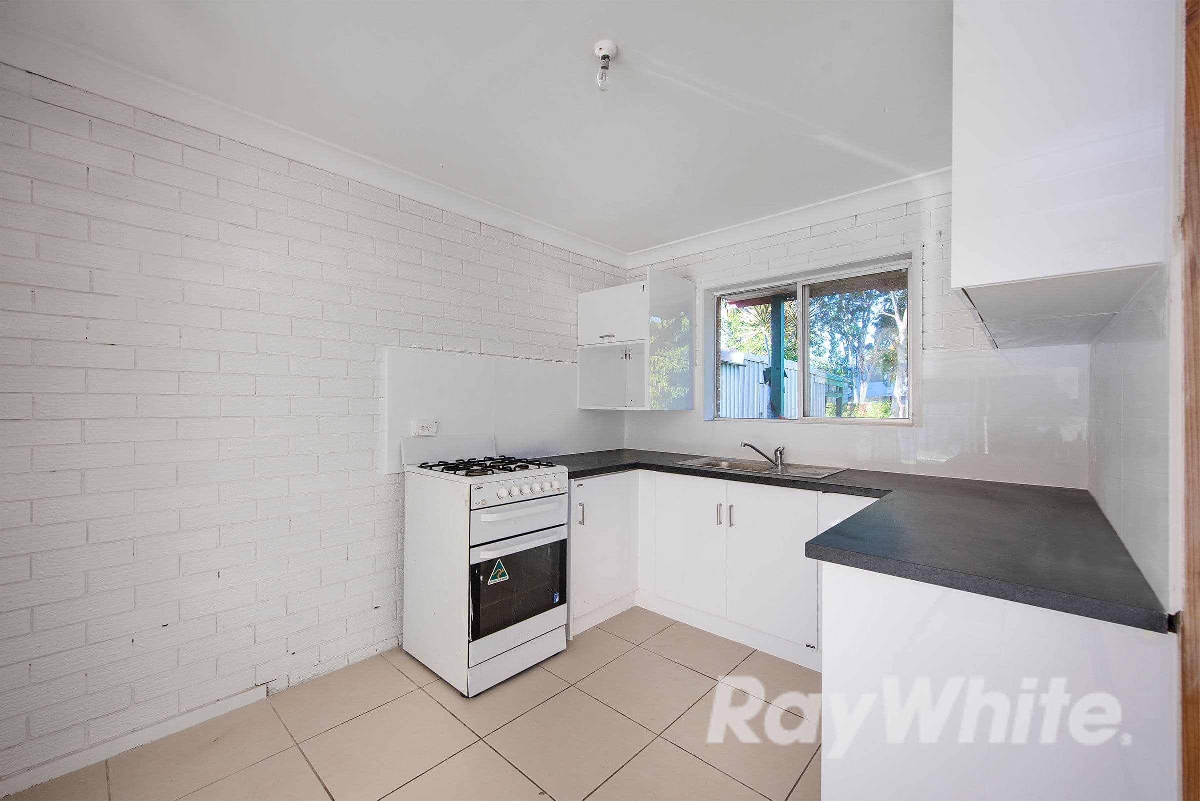 125 Aquarius Drive, Kingston QLD 4114, Kingston - Thumbnail 3