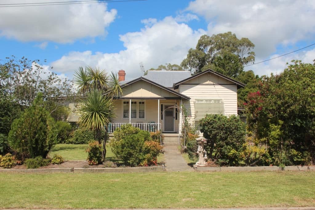 69 Wood Street, Tenterfield NSW 2372, Tenterfield - Image 1