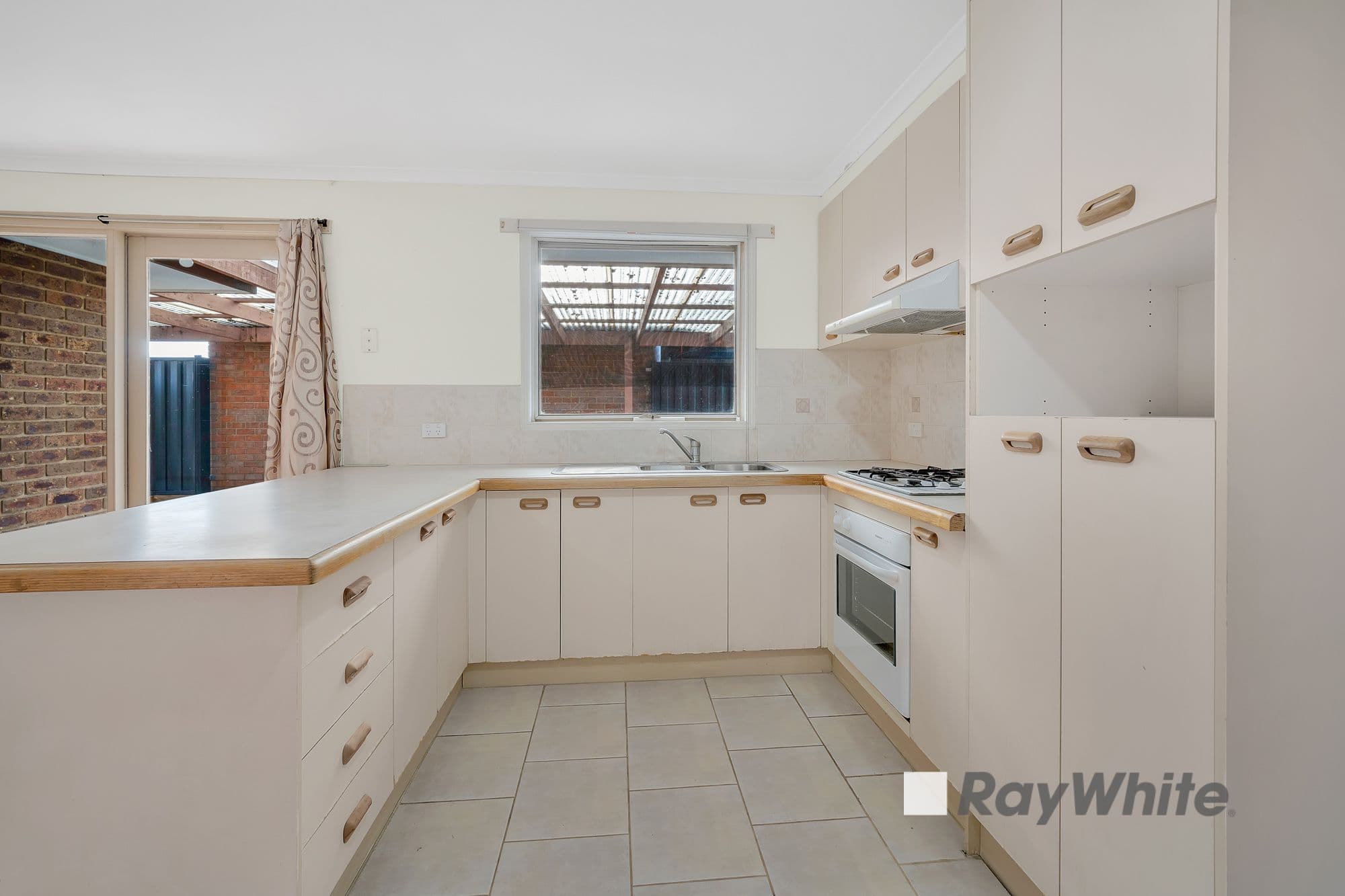 7 Cypress Close, Hampton Park VIC 3976, Hampton Park - Thumbnail 2