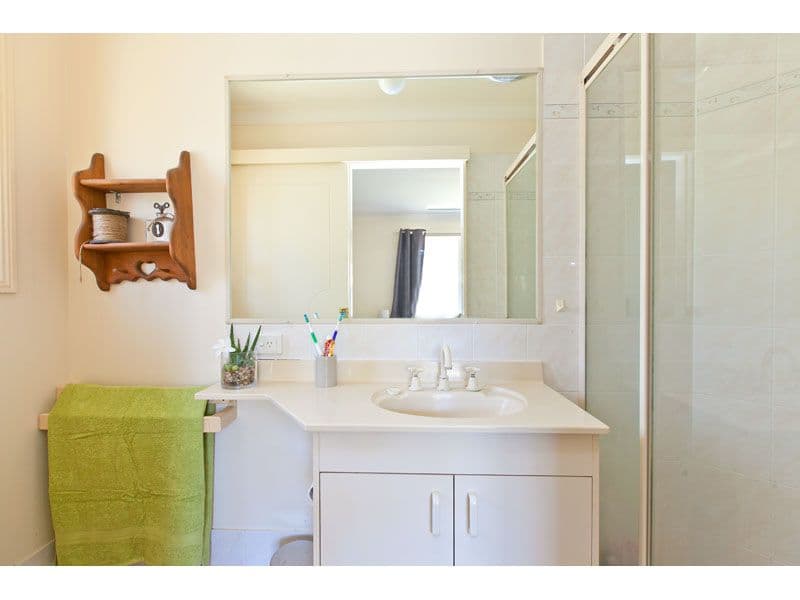 2 Club Crescent, REDLAND BAY QLD 4165, Redland Bay - Thumbnail 8