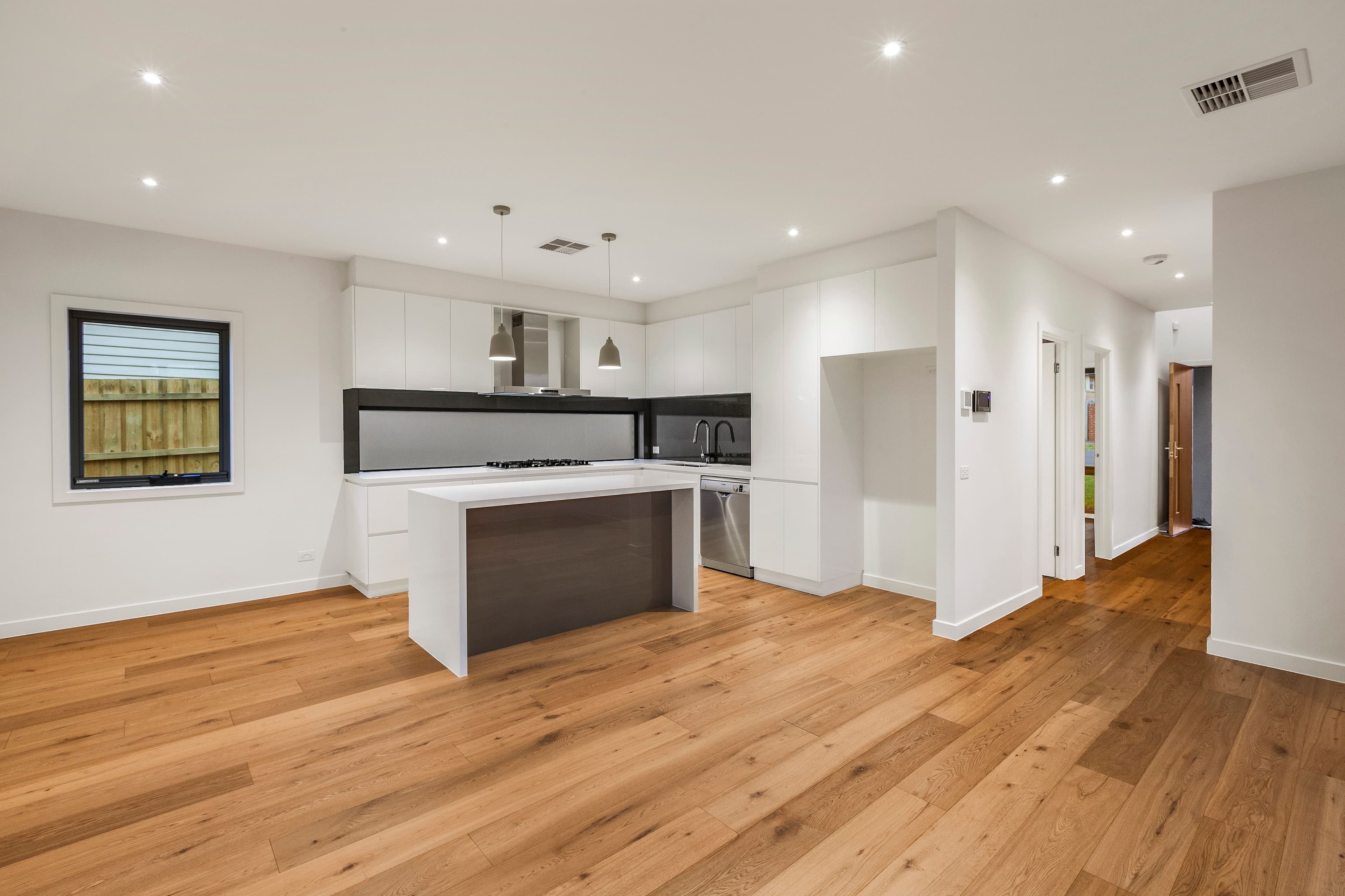 39 Koonung Road, Blackburn North VIC 3130, Blackburn North - Thumbnail 2