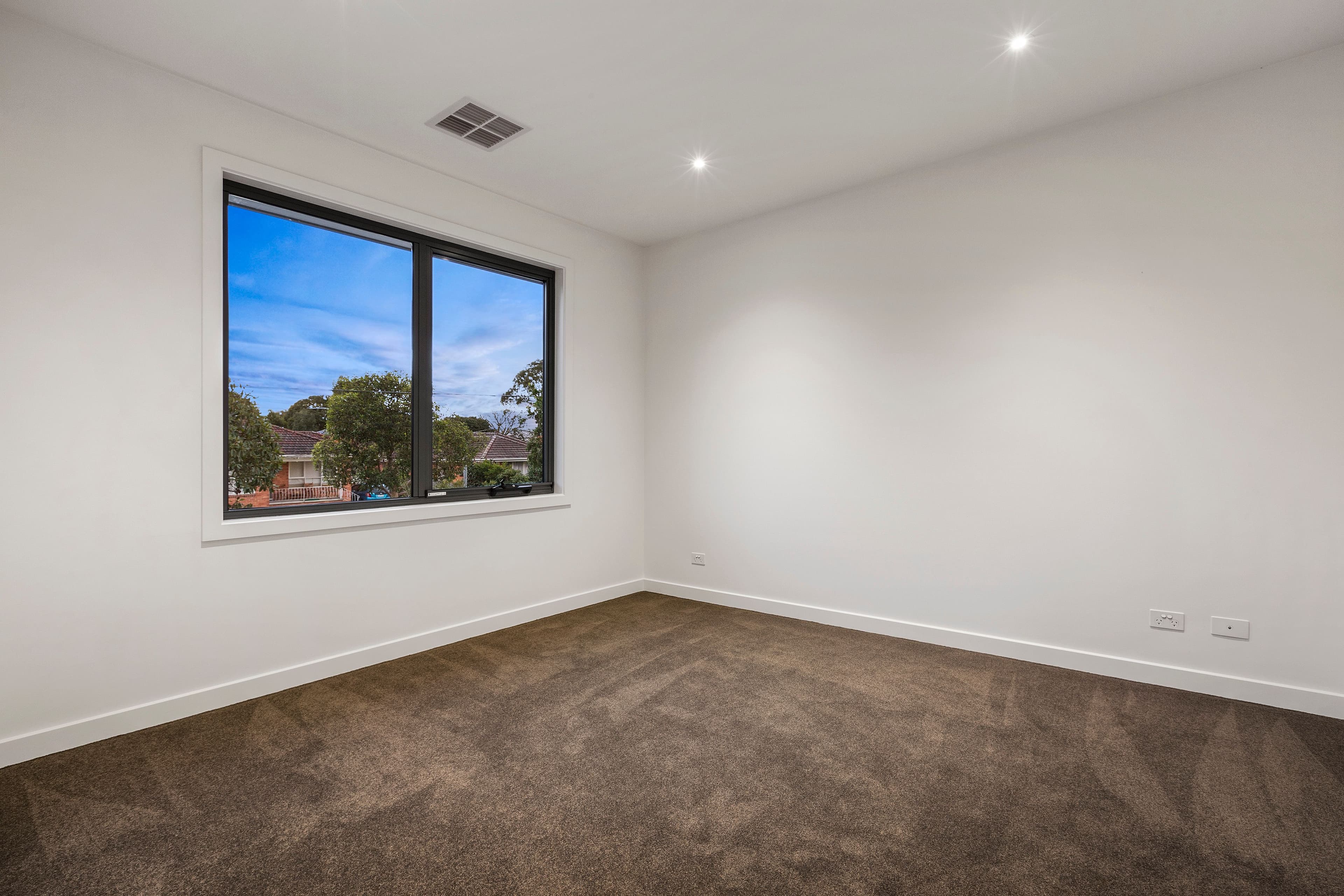 39 Koonung Road, Blackburn North VIC 3130, Blackburn North - Thumbnail 8