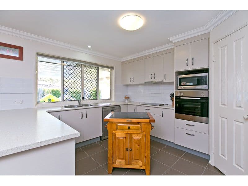 26 Emperor Drive, REDLAND BAY QLD 4165, Redland Bay - Thumbnail 2