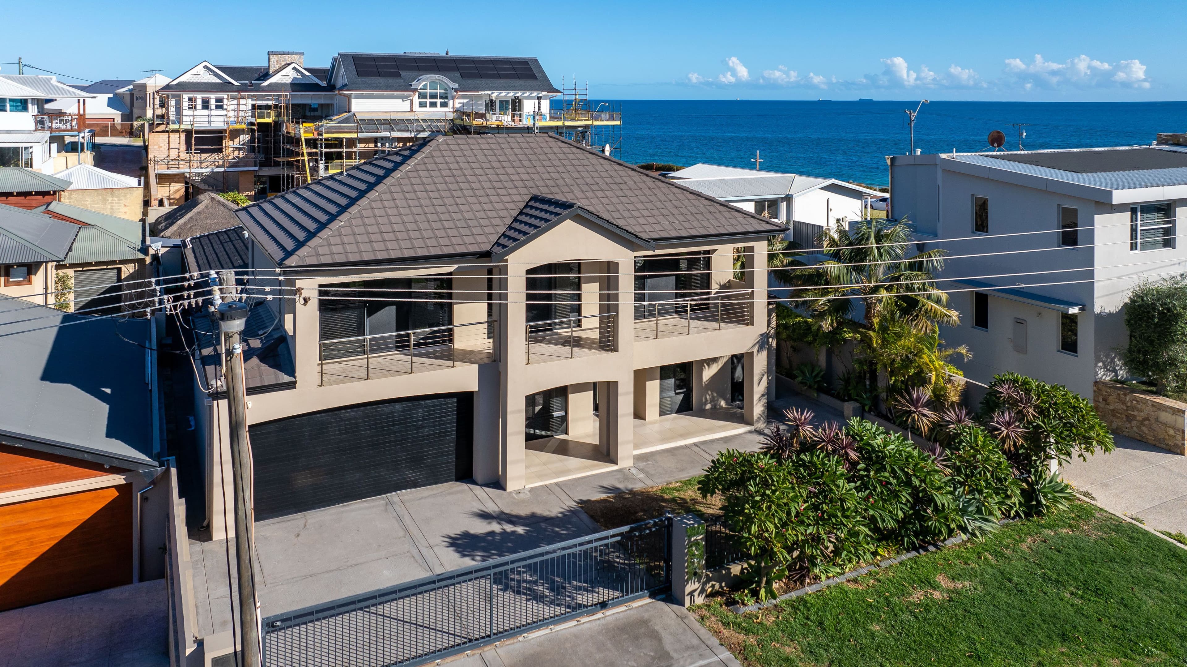 2 Robin Avenue, Sorrento WA 6020, Sorrento - Thumbnail 2