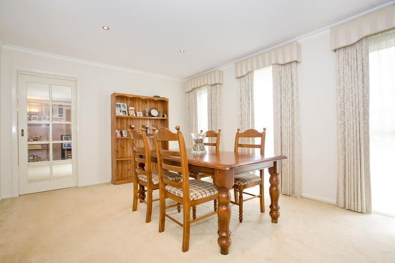 2 Durran Street, ST ALBANS PARK VIC 3219, St Albans Park - Thumbnail 2