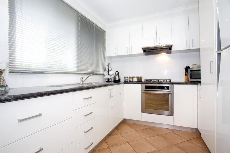 2 Durran Street, ST ALBANS PARK VIC 3219, St Albans Park - Thumbnail 6
