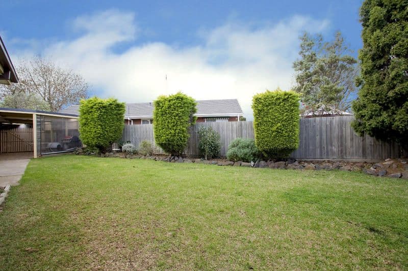 2 Durran Street, ST ALBANS PARK VIC 3219, St Albans Park - Thumbnail 8