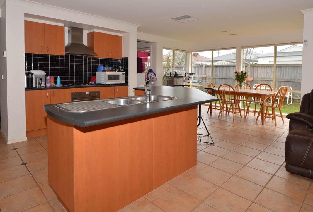 6 Slater Court, SUNBURY VIC 3429, Sunbury - Thumbnail 2