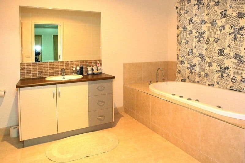 9  Violet Way, POINT COOK VIC 3030, Point Cook - Thumbnail 3