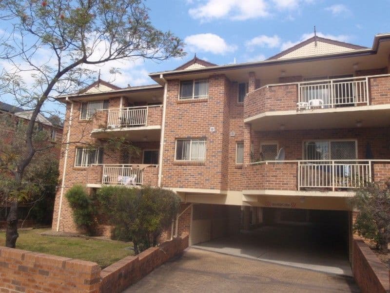 54 Hillcrest Parade, Miami, QLD, 4220, Miami - Thumbnail 2