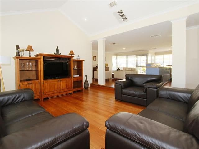 89 Southacre Drive, CANNING VALE WA 6155, Canning Vale - Thumbnail 2