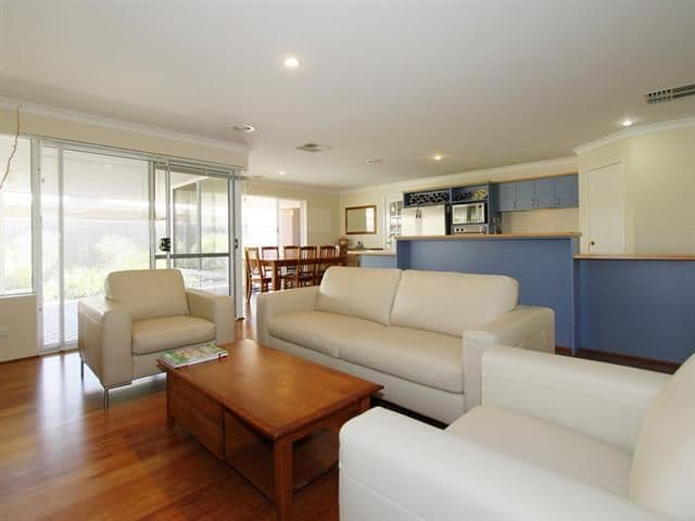 89 Southacre Drive, CANNING VALE WA 6155, Canning Vale - Thumbnail 6
