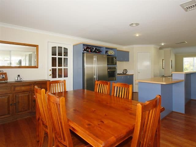 89 Southacre Drive, CANNING VALE WA 6155, Canning Vale - Thumbnail 7
