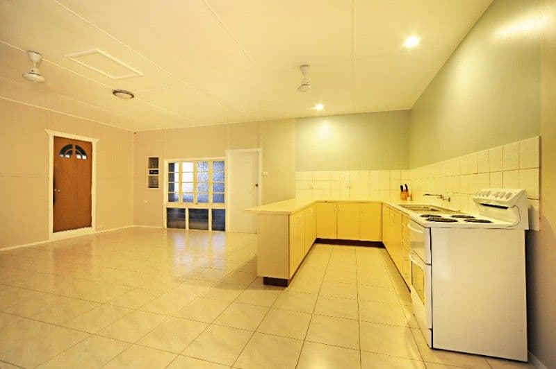 1 Beach Road, CANNONVALE QLD 4802, Cannonvale - Thumbnail 6