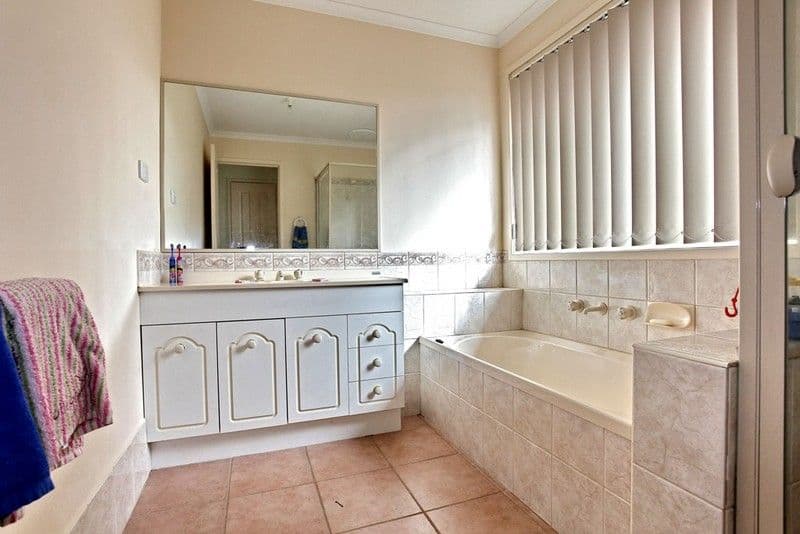 23 Lush Court, ALTONA MEADOWS VIC 3028, Altona Meadows - Thumbnail 5