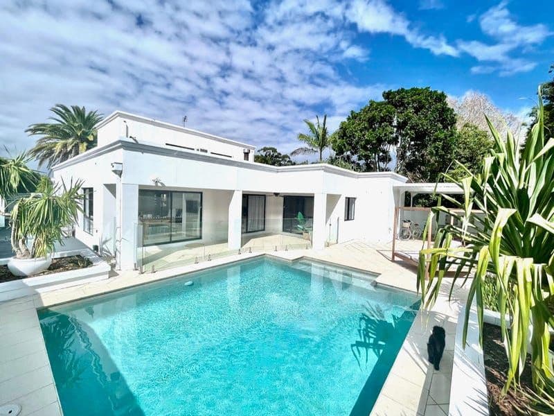 26 Shoalwater Court, Burleigh Waters QLD 4220, Burleigh Waters - Thumbnail 3