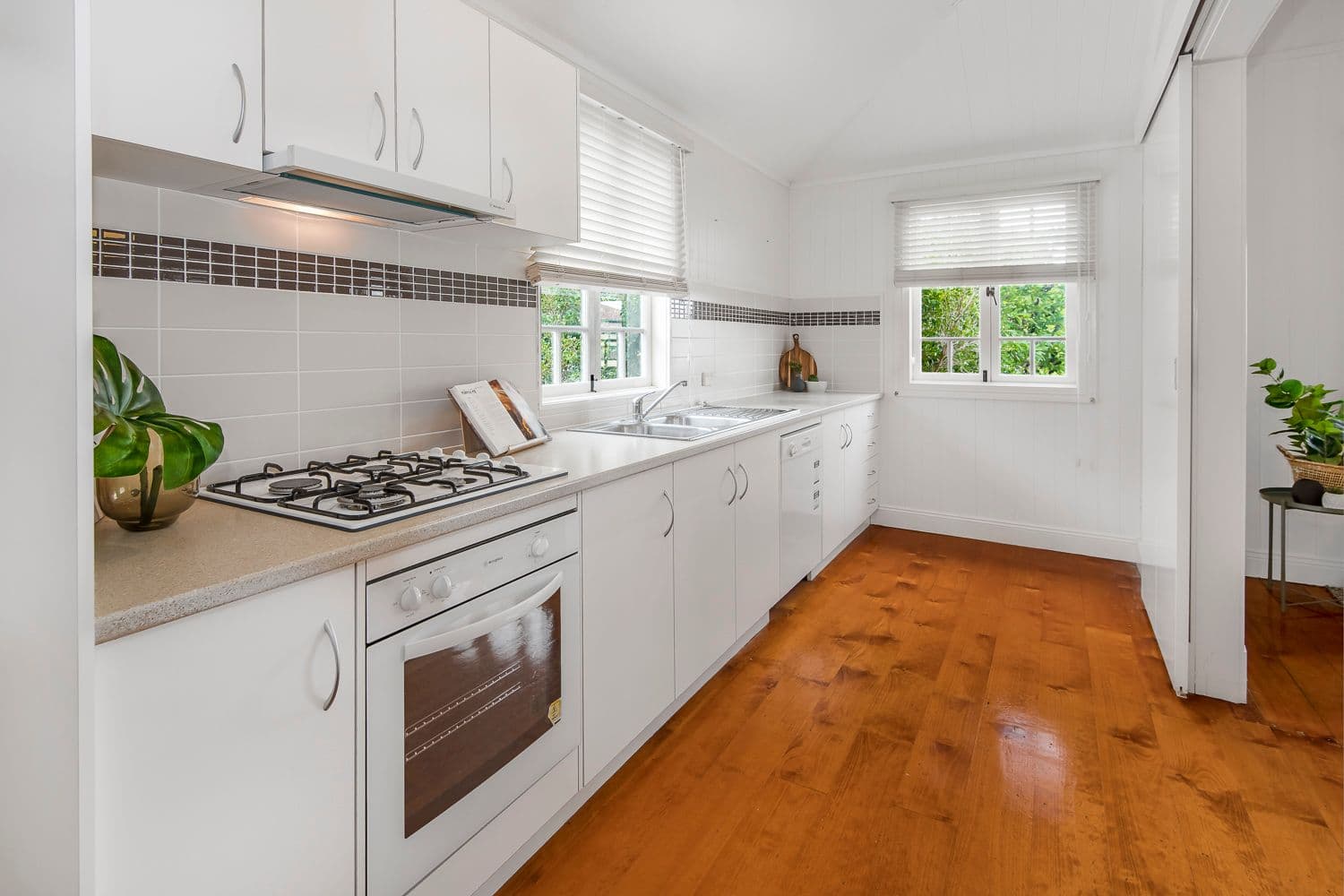 35 Kedron Park Road, Wooloowin QLD 4030, Wooloowin - Thumbnail 4