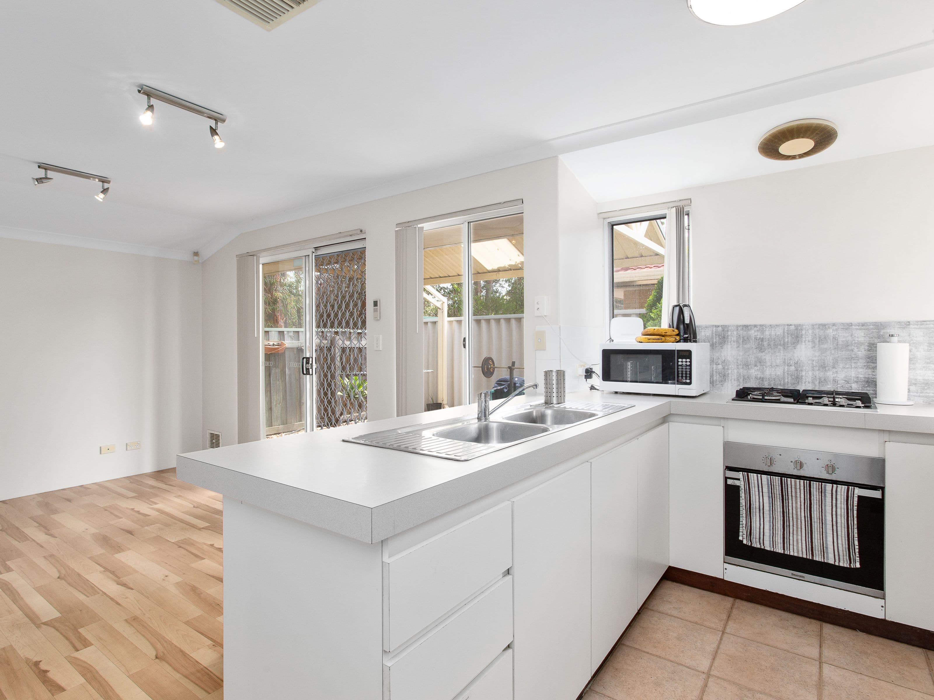 21 Gambar Court, Bentley WA 6102, Bentley - Thumbnail 2