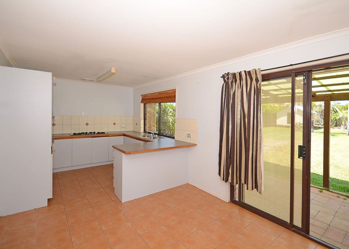 5 Bruce Street, TORQUAY QLD 4655, Torquay - Thumbnail 3