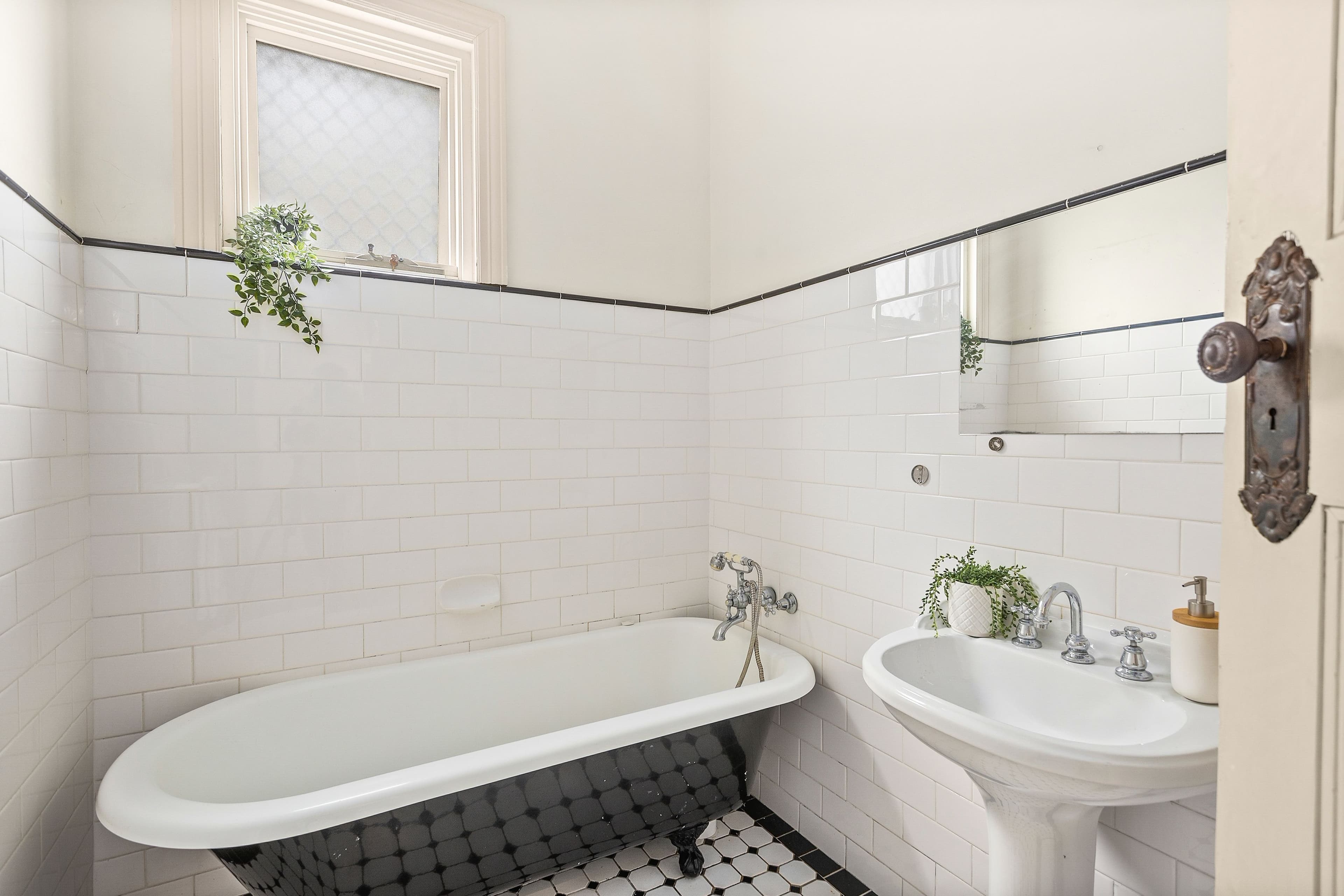 258 Forest Road, Bexley NSW 2207, Rockdale - Thumbnail 6