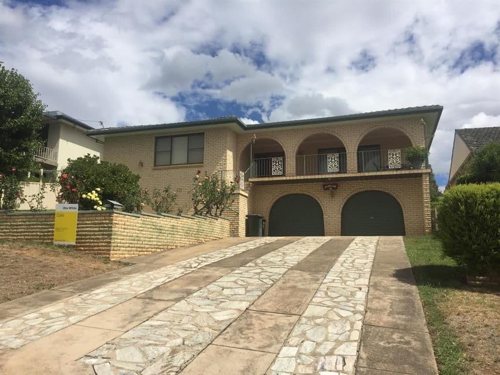 13 Highland Avenue, Tumut - Image 1