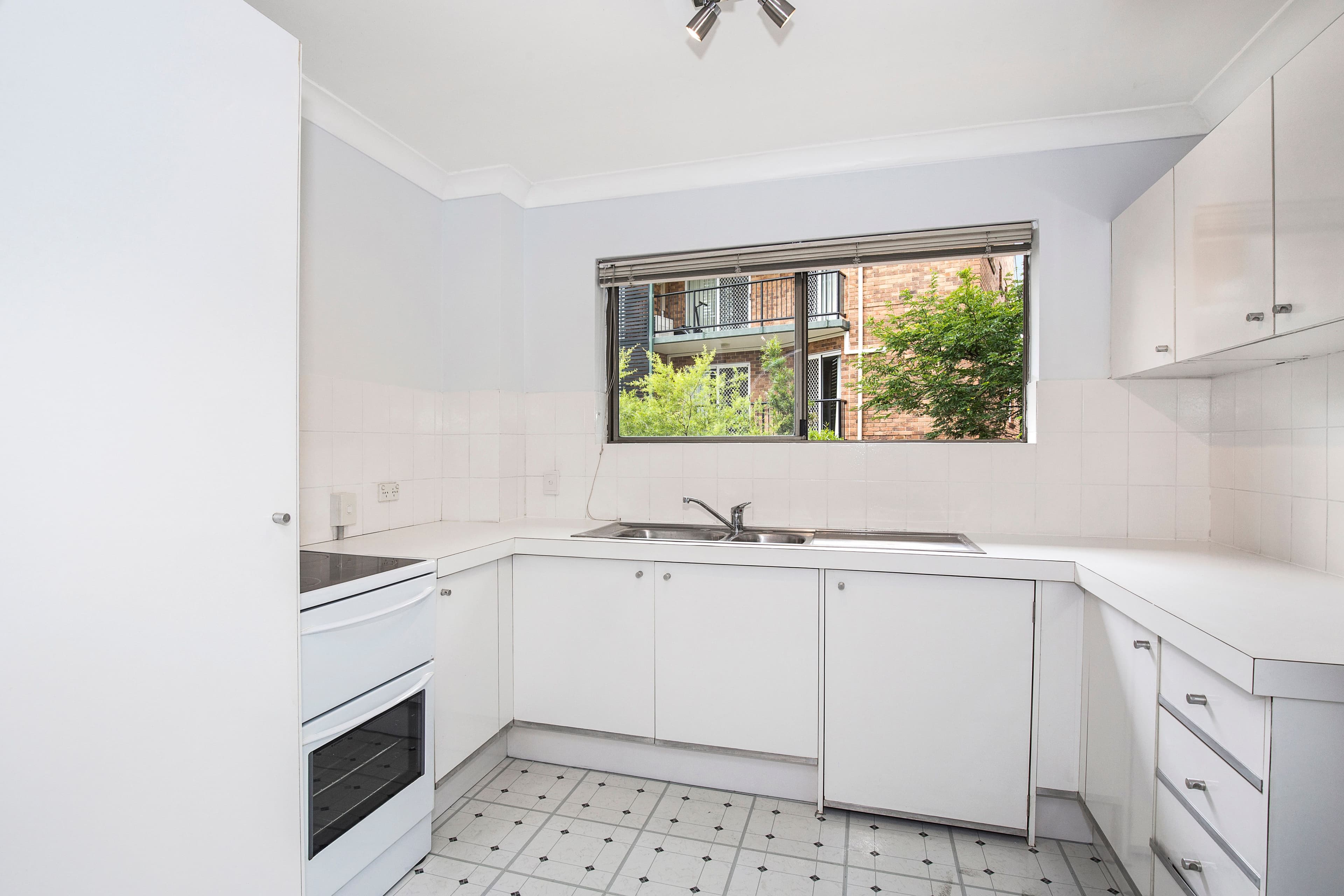 64 Beatrice Street, Taringa QLD 4068, Taringa - Thumbnail 3