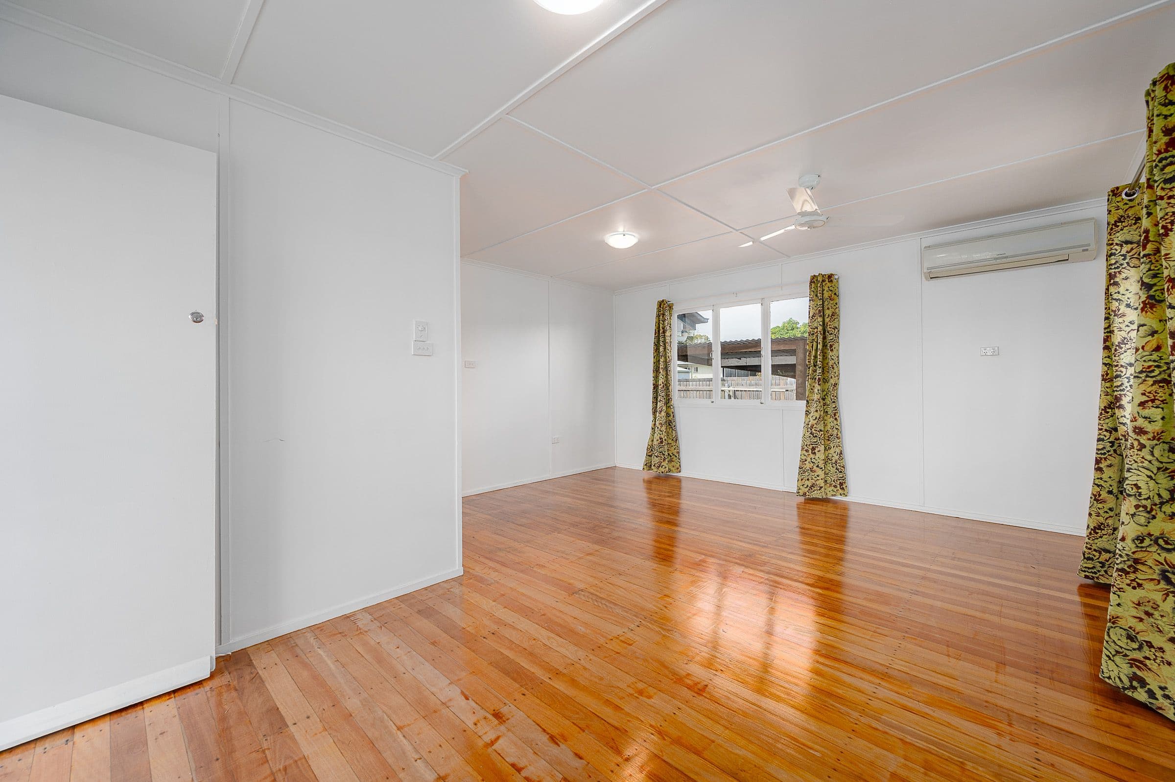 8 Larsen Street, West Gladstone QLD 4680, West Gladstone - Thumbnail 4