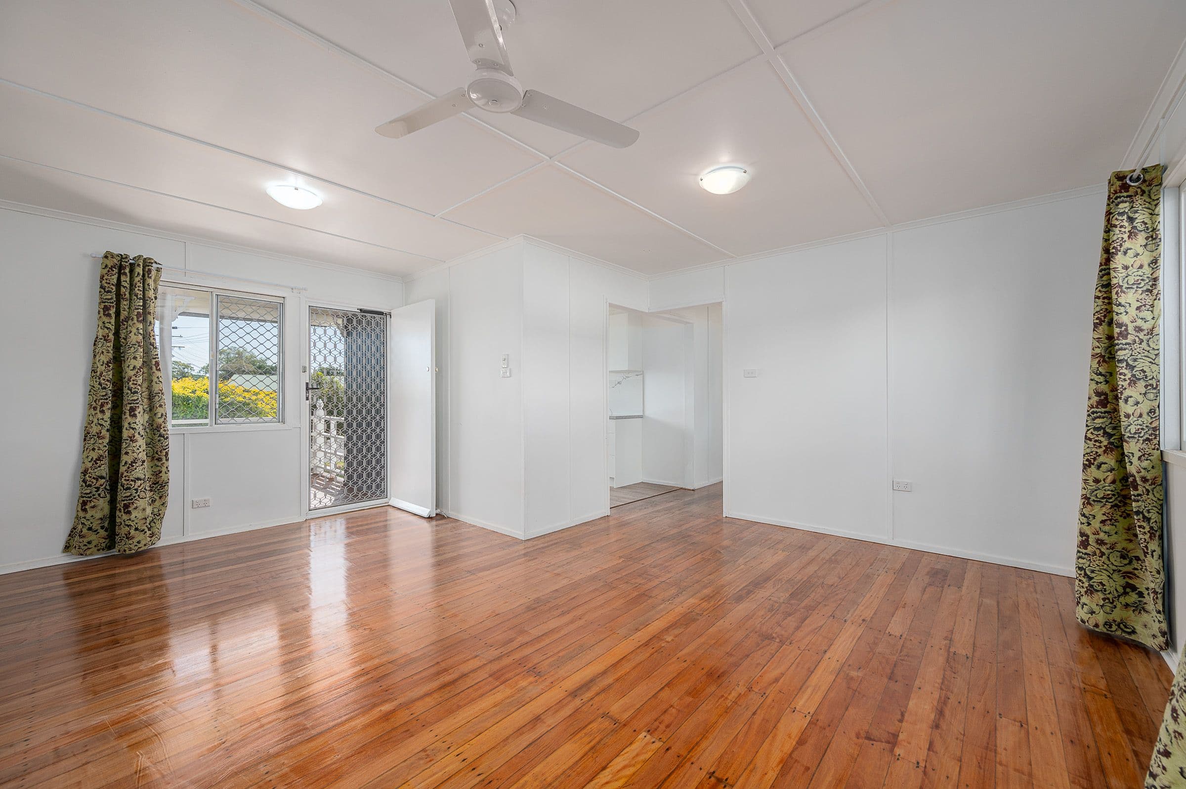 8 Larsen Street, West Gladstone QLD 4680, West Gladstone - Thumbnail 5