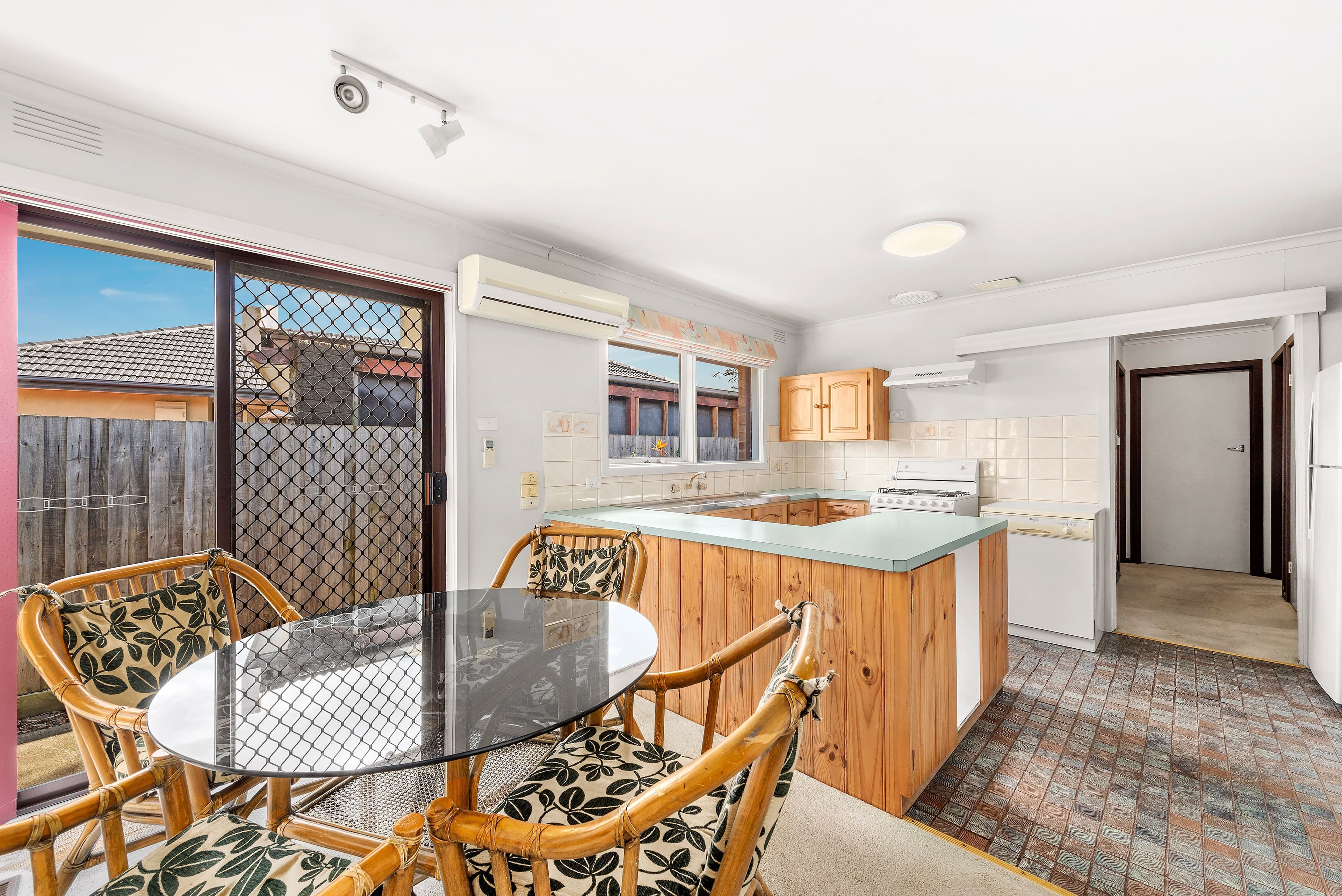 217 Gladstone Road, Dandenong North VIC 3175, Dandenong North - Thumbnail 3