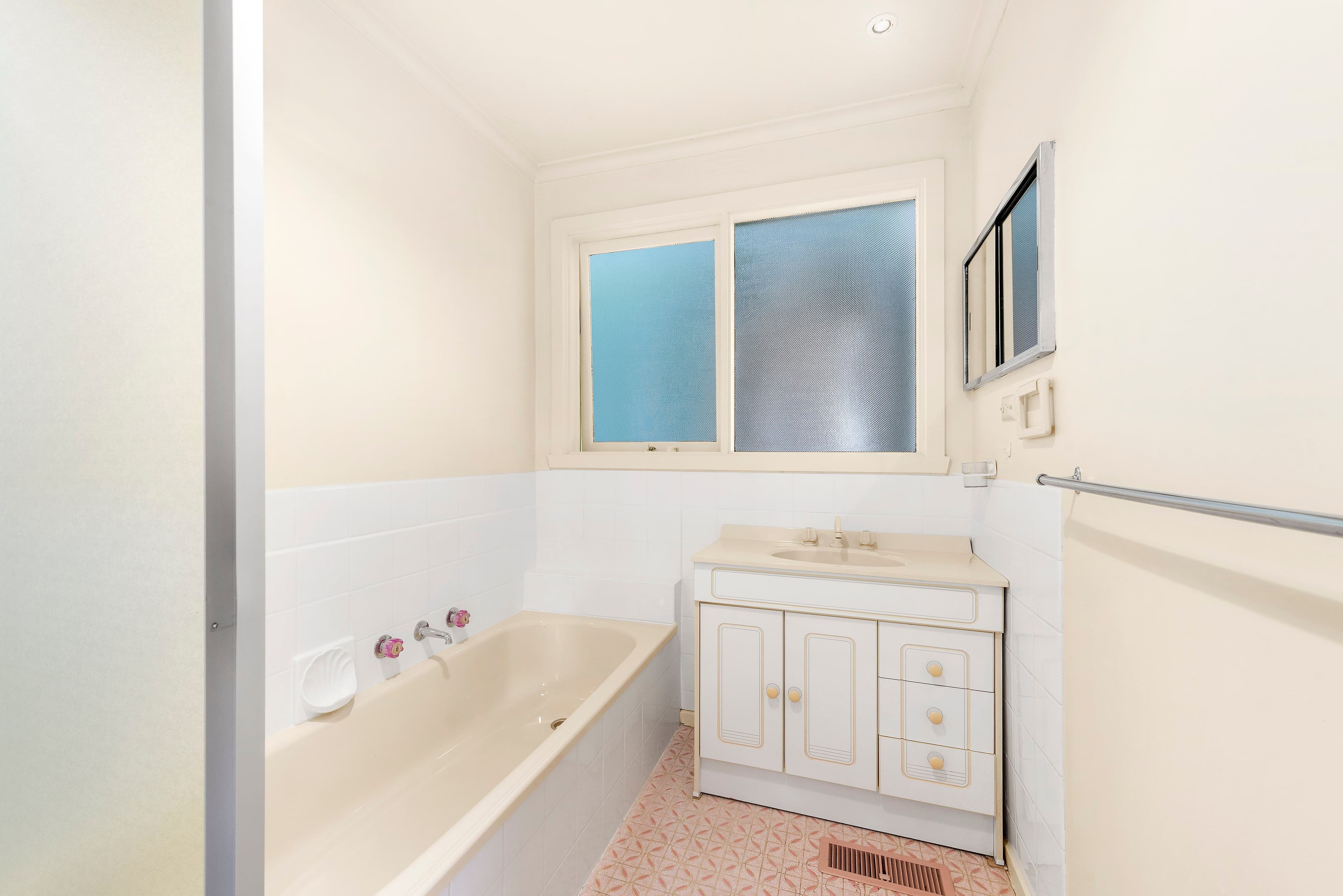 217 Gladstone Road, Dandenong North VIC 3175, Dandenong North - Thumbnail 7