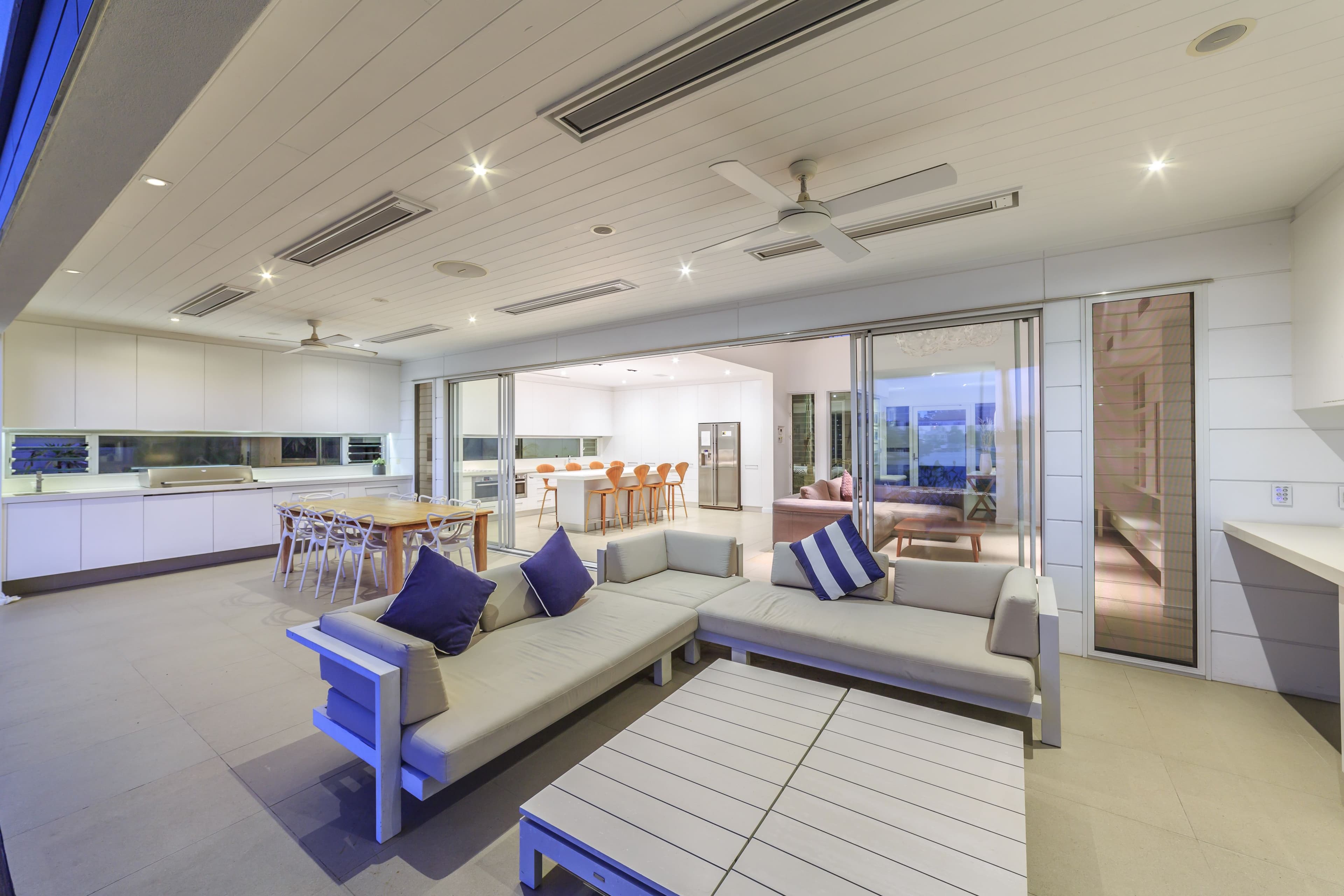 21 Poinciana Boulevard, Broadbeach Waters QLD 4218, Broadbeach Waters - Thumbnail 4